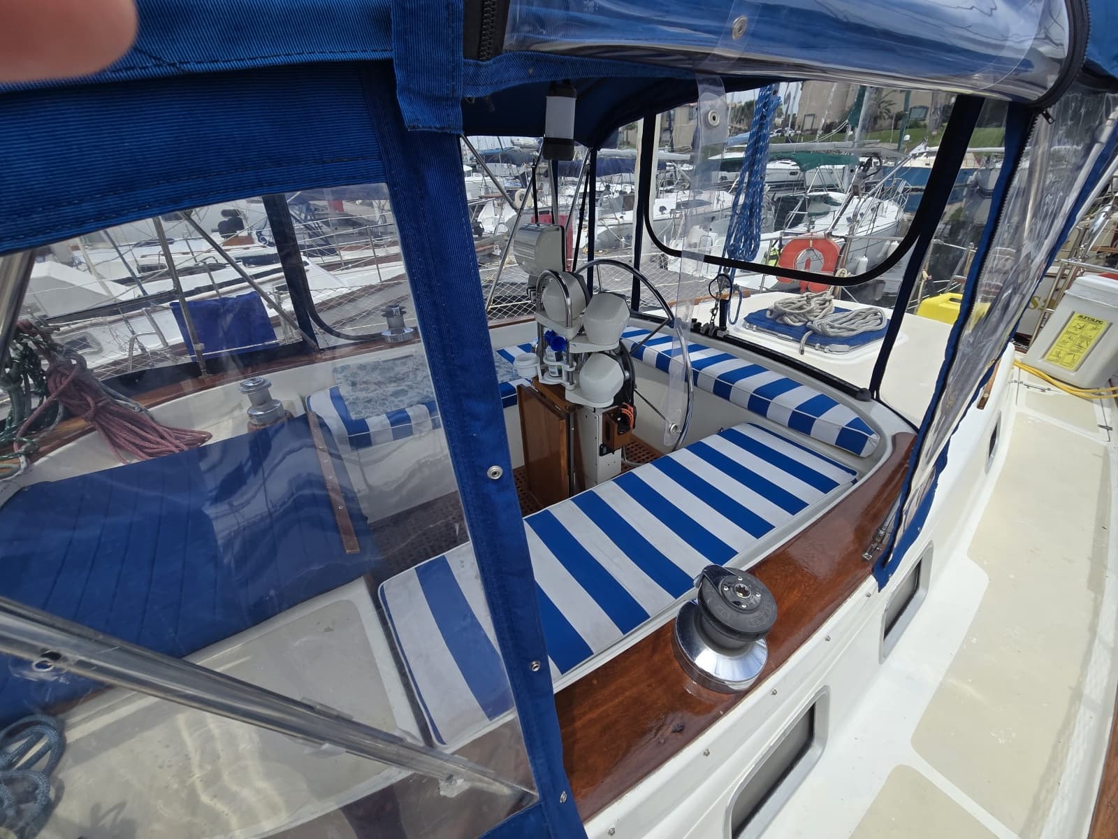 1985 Endeavour 42 CC - Photo 29