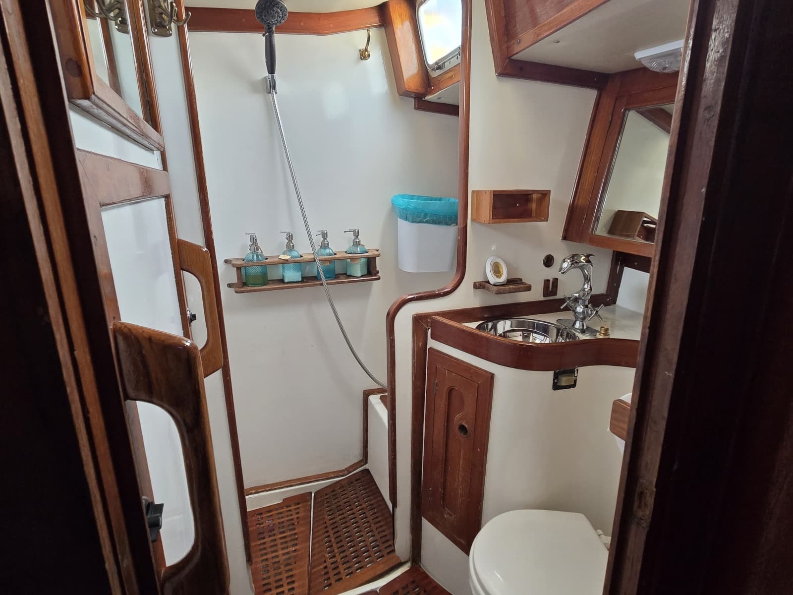 1985 Endeavour 42 CC - Photo 52