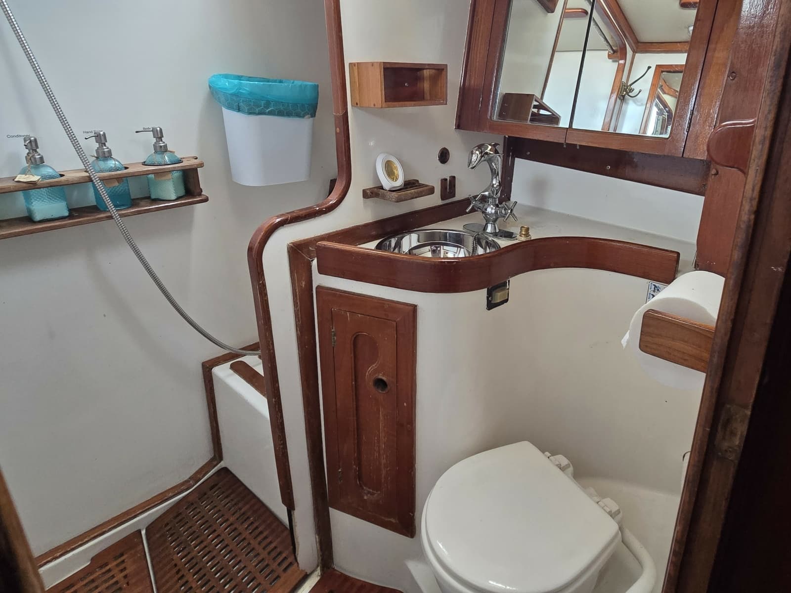 1985 Endeavour 42 CC - Photo 53
