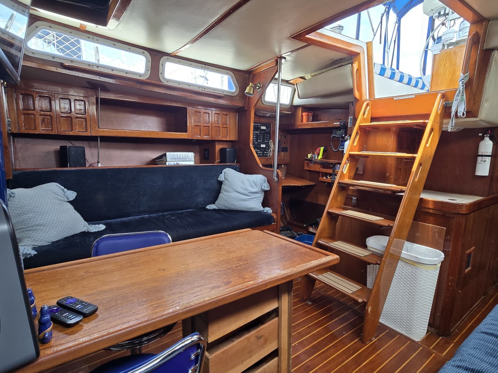 1985 Endeavour 42 CC - Photo 38