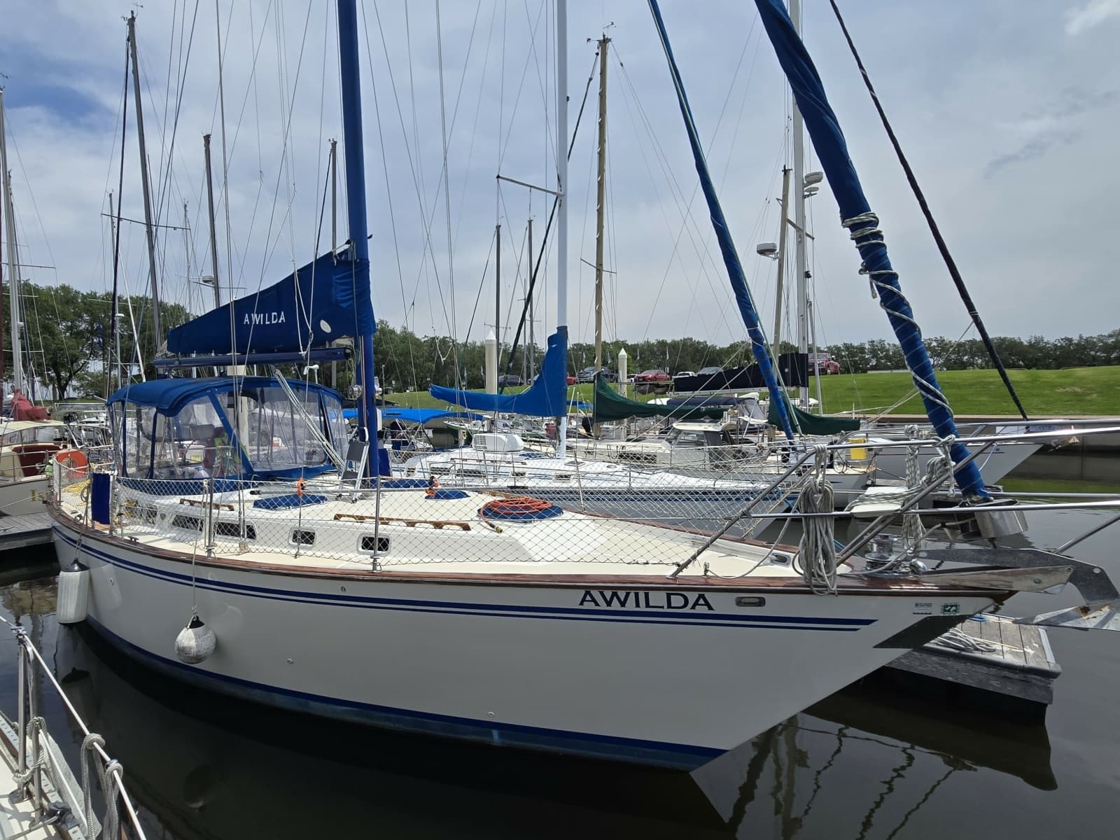 1985 Endeavour 42 CC - Photo 1