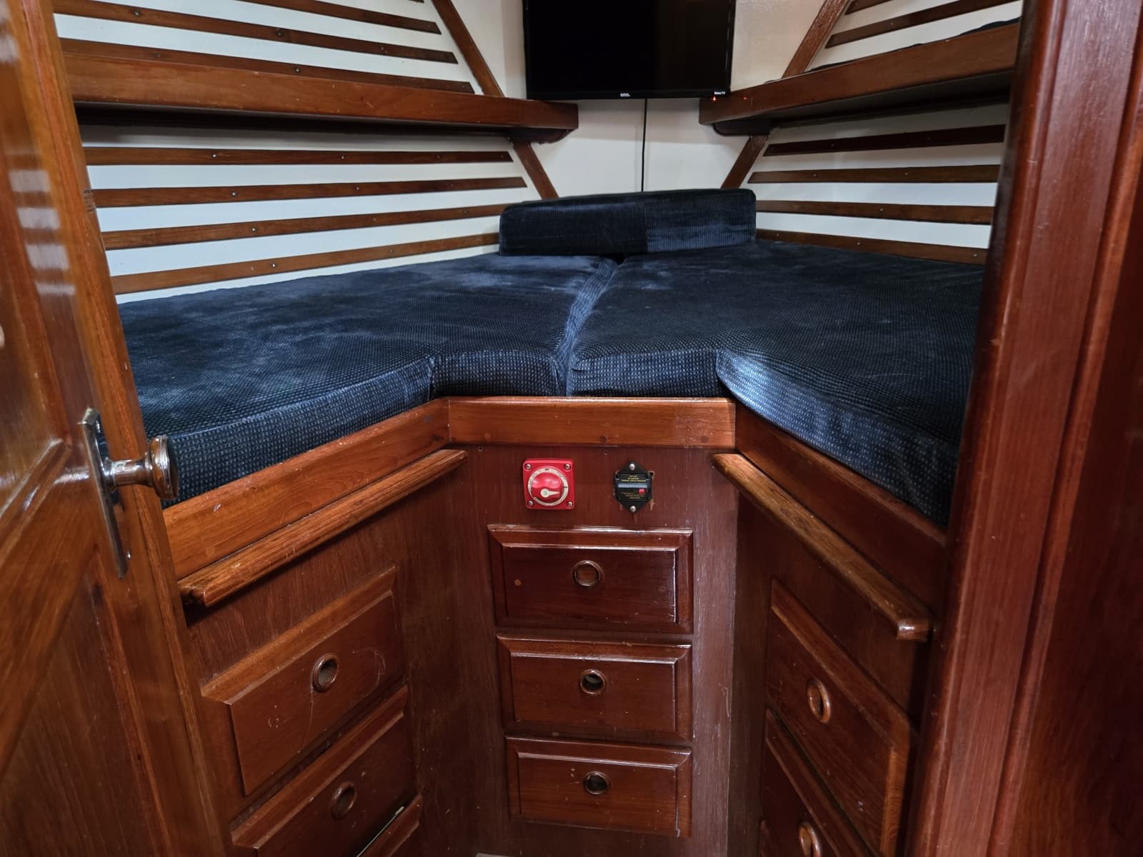 1985 Endeavour 42 CC - Photo 55