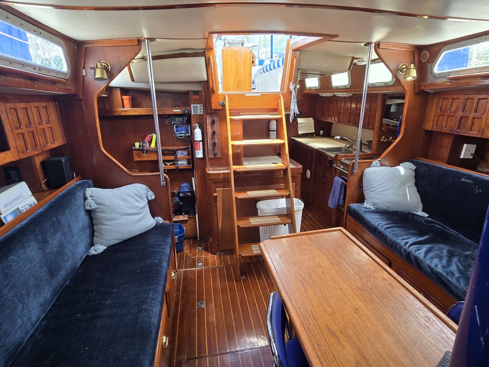 1985 Endeavour 42 CC - Photo 36