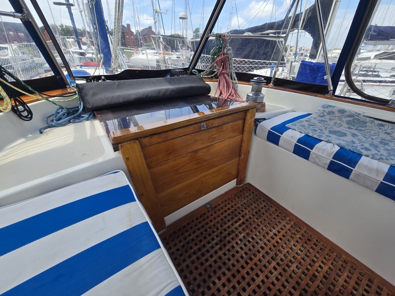1985 Endeavour 42 CC - Photo 34