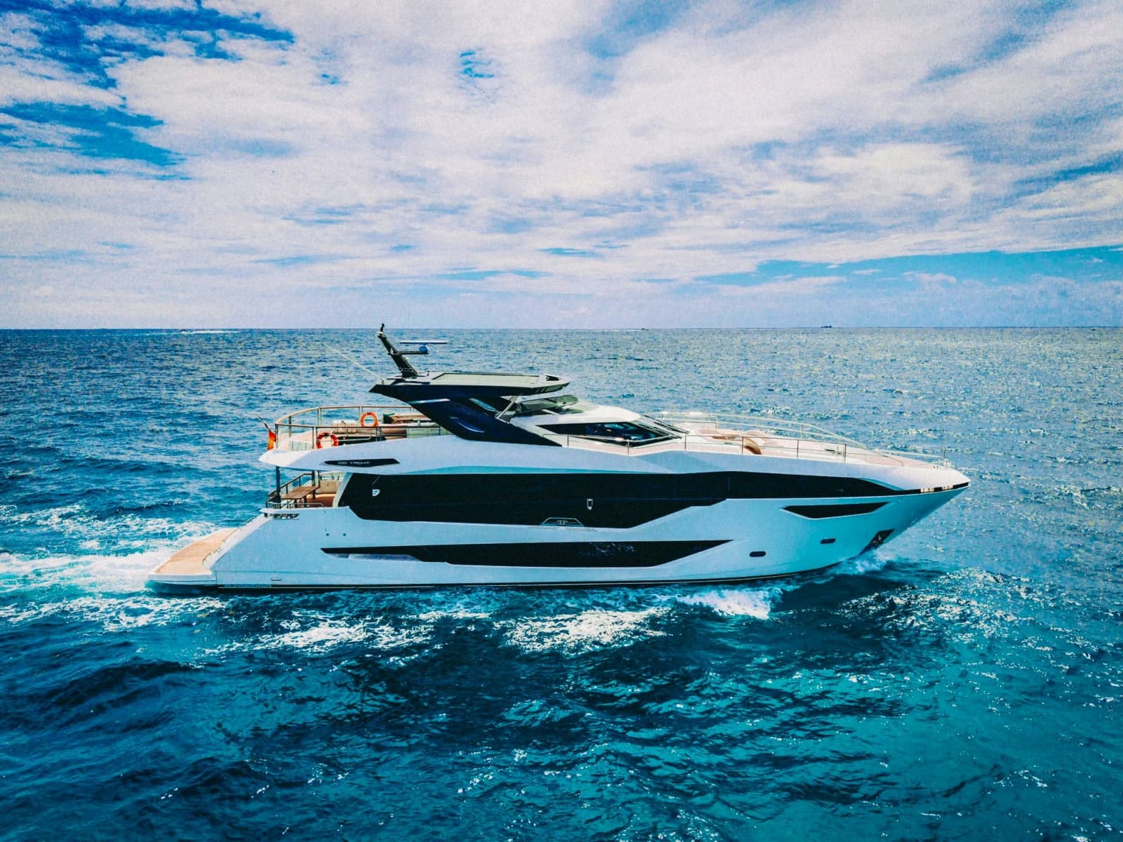 2024 Sunseeker Sunseeker 100 Yacht - Photo 2