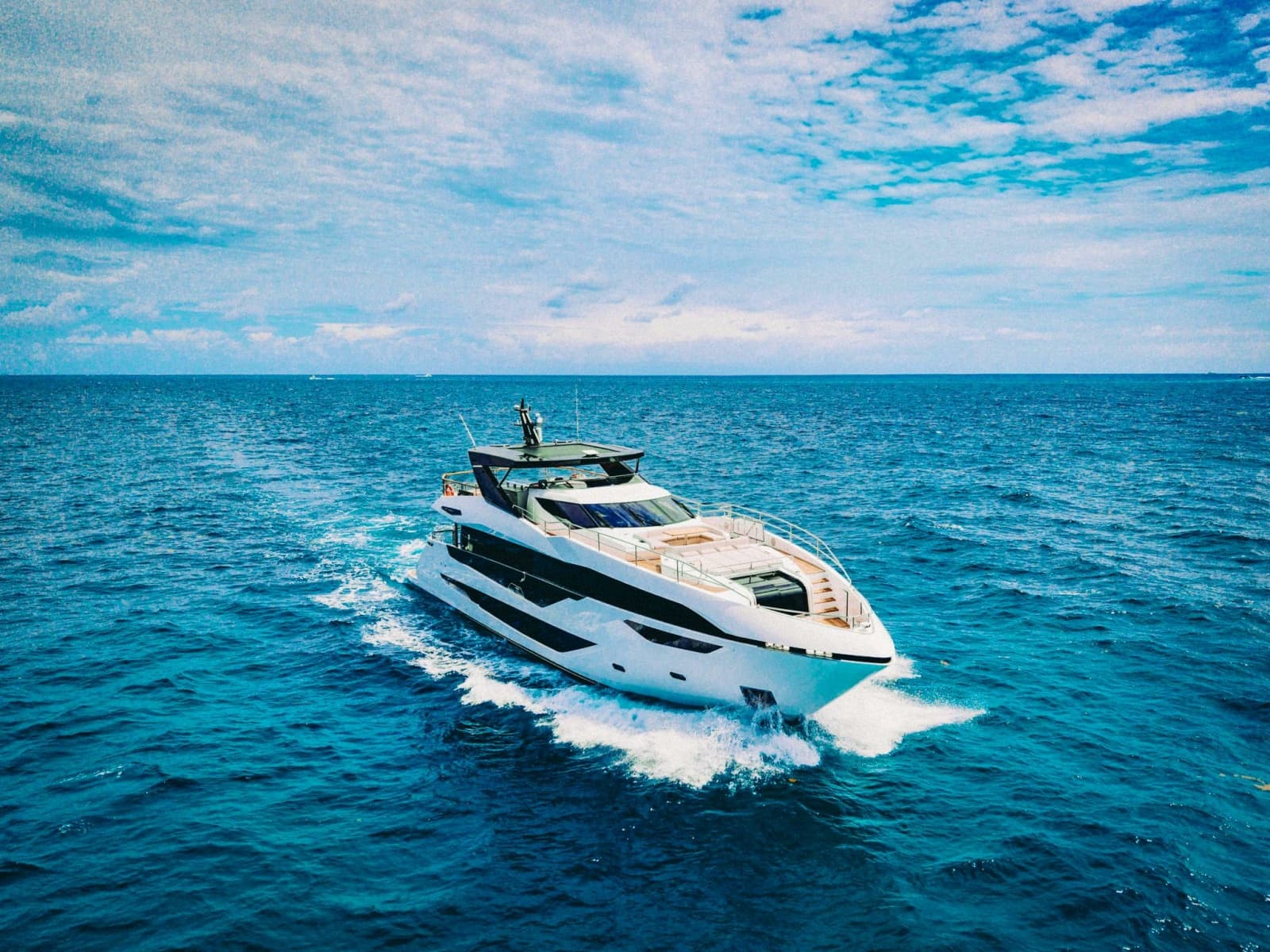 2024 Sunseeker Sunseeker 100 Yacht - Photo 3