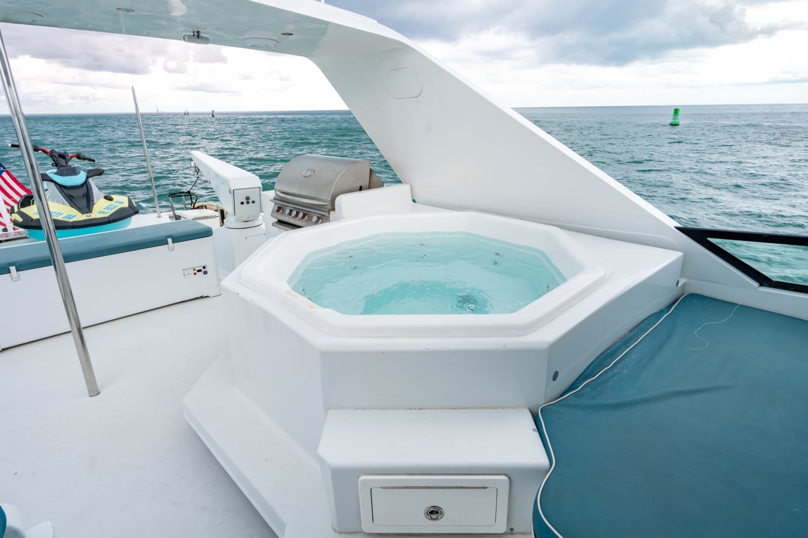 2006 Broward Raised Pilothouse - Photo 33