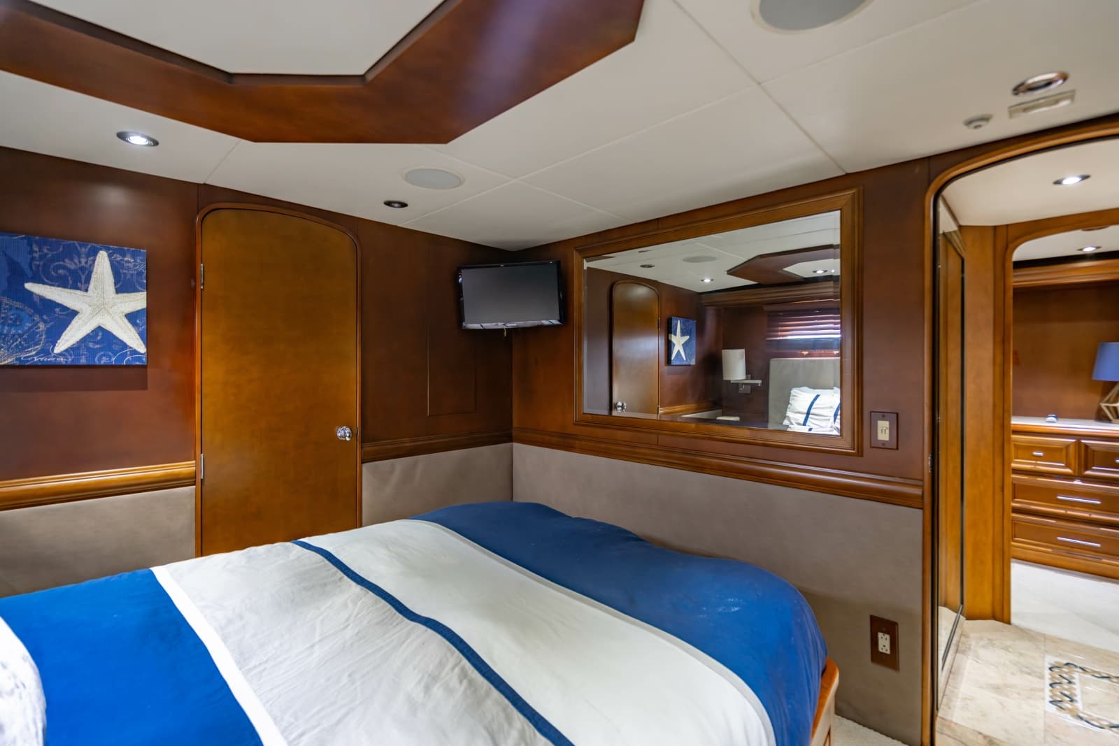 2006 Broward Raised Pilothouse - Photo 23