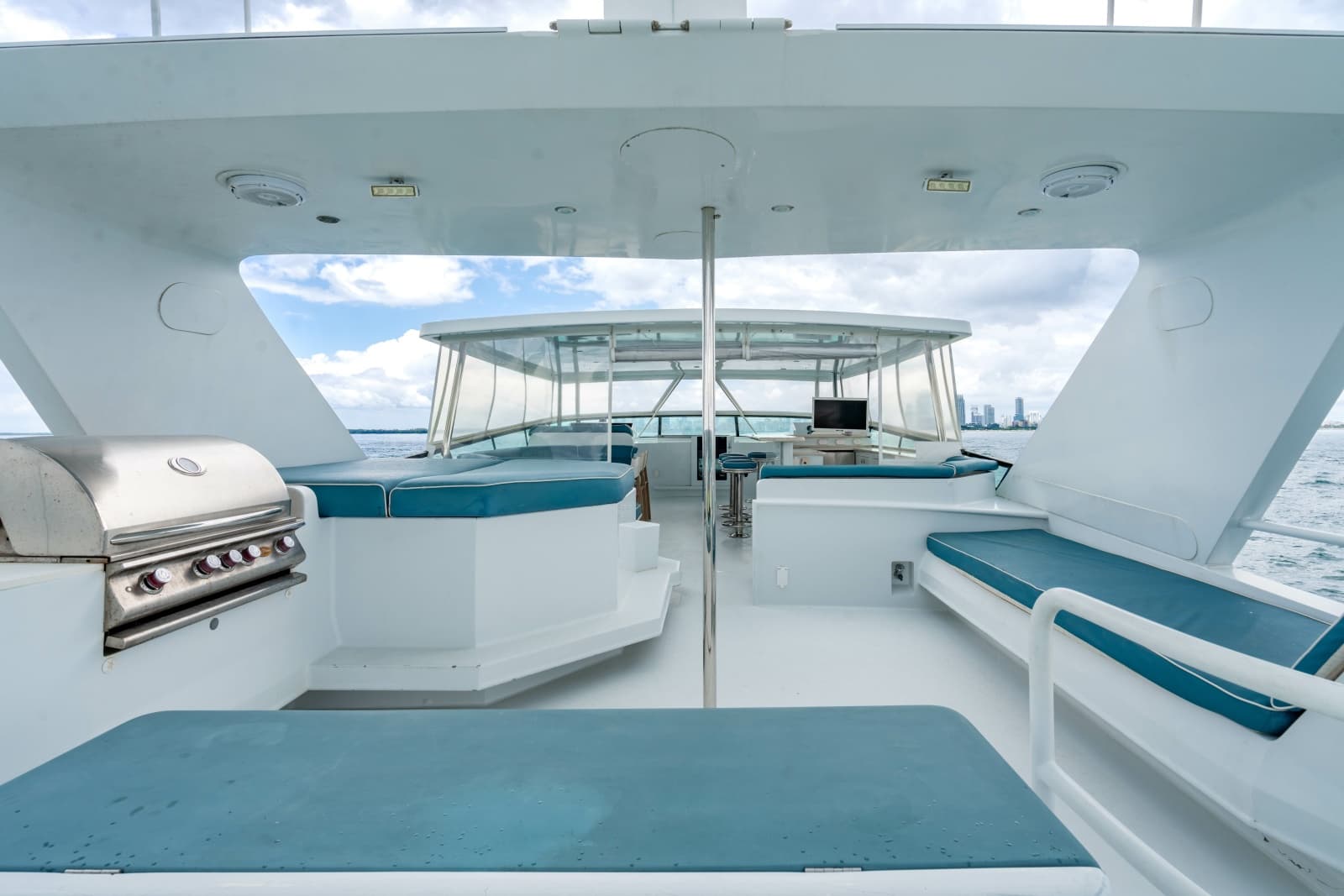 2006 Broward Raised Pilothouse - Photo 30