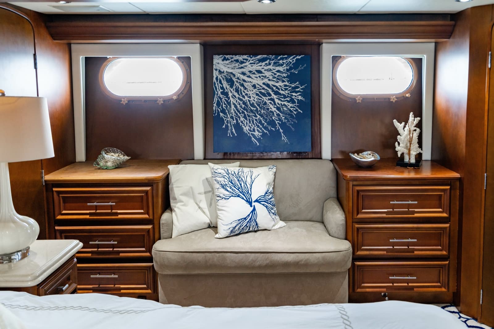 2006 Broward Raised Pilothouse - Photo 15