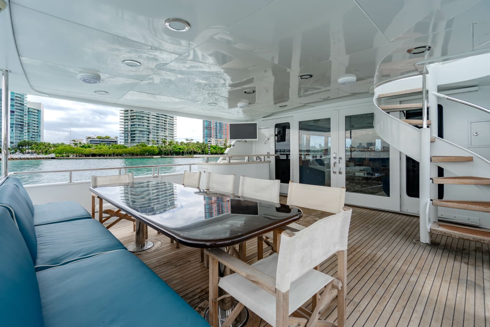 2006 Broward Raised Pilothouse - Photo 37