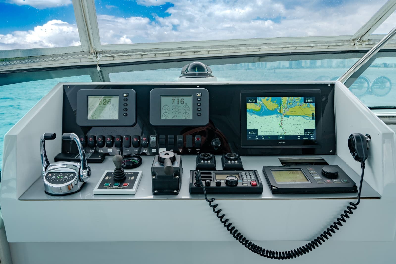 2006 Broward Raised Pilothouse - Photo 29