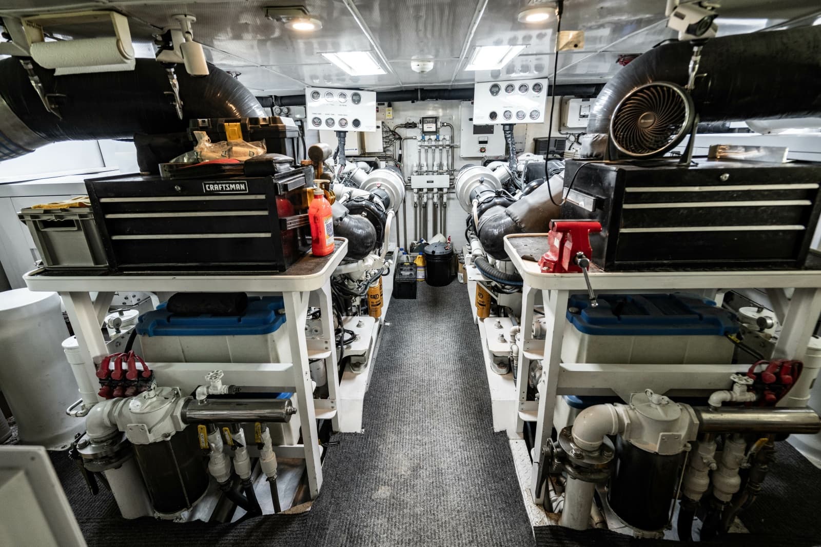 2006 Broward Raised Pilothouse - Photo 41