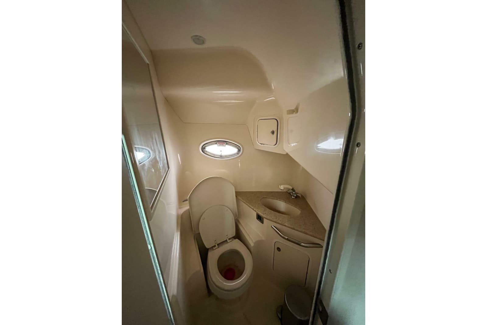 2004 Sea Ray 420 Sundancer - Photo 11