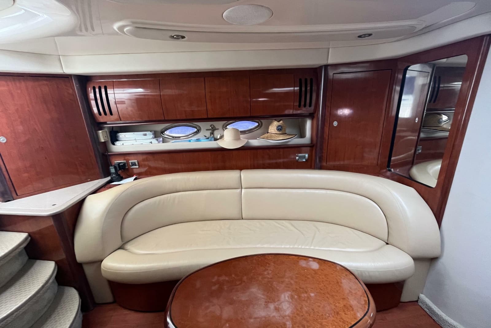 2004 Sea Ray 420 Sundancer - Photo 9