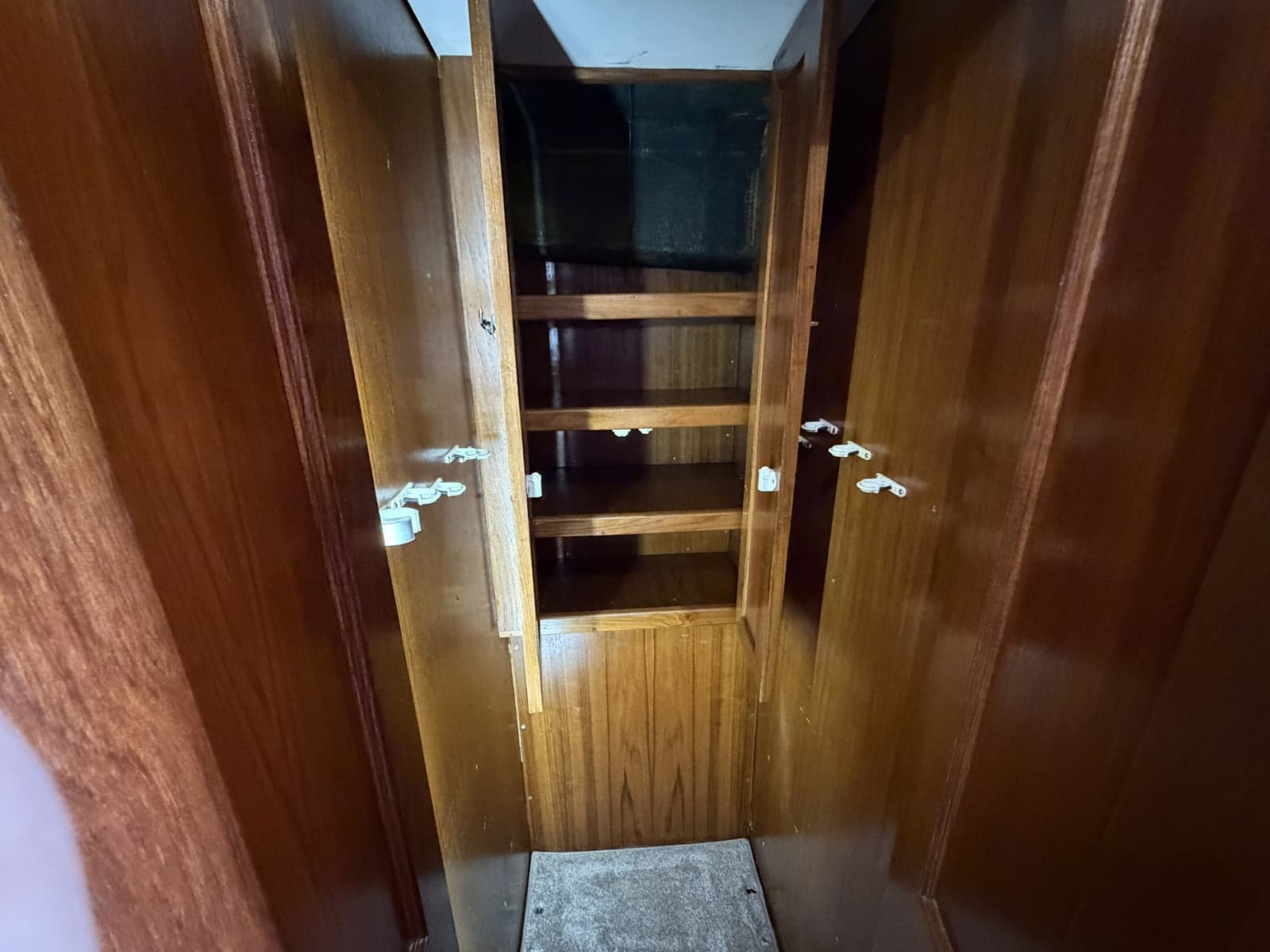 1987 Viking 48 Convertible Sportfish - Photo 11