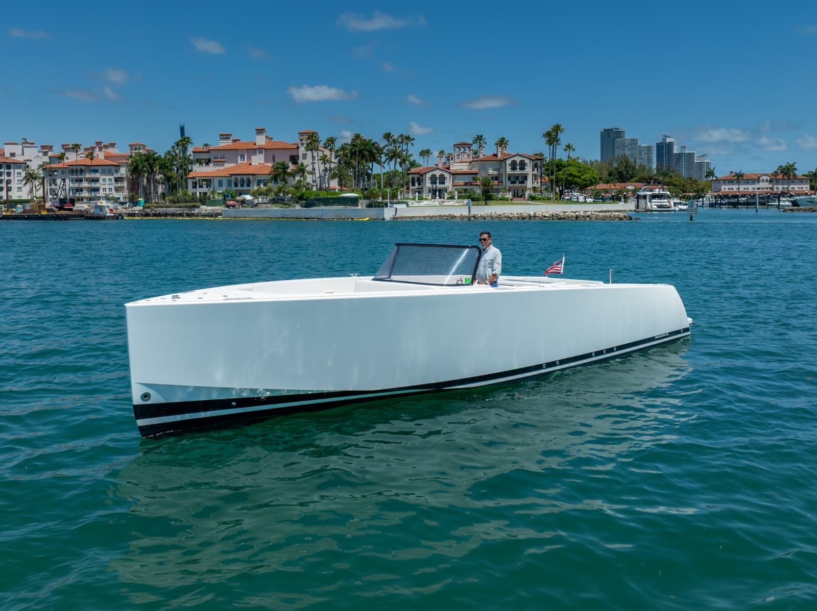 2014 VanDutch 40 - Photo 5