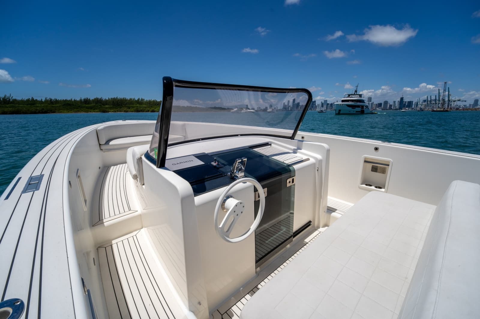 2014 VanDutch 40 - Photo 12