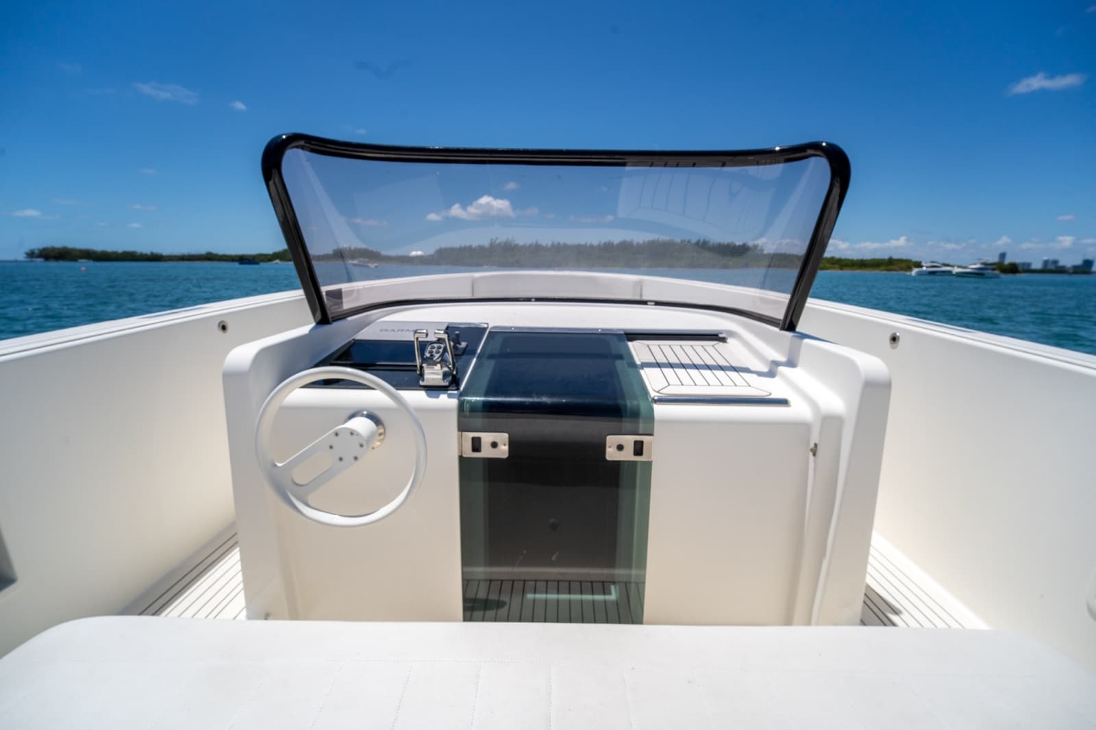 2014 VanDutch 40 - Photo 13