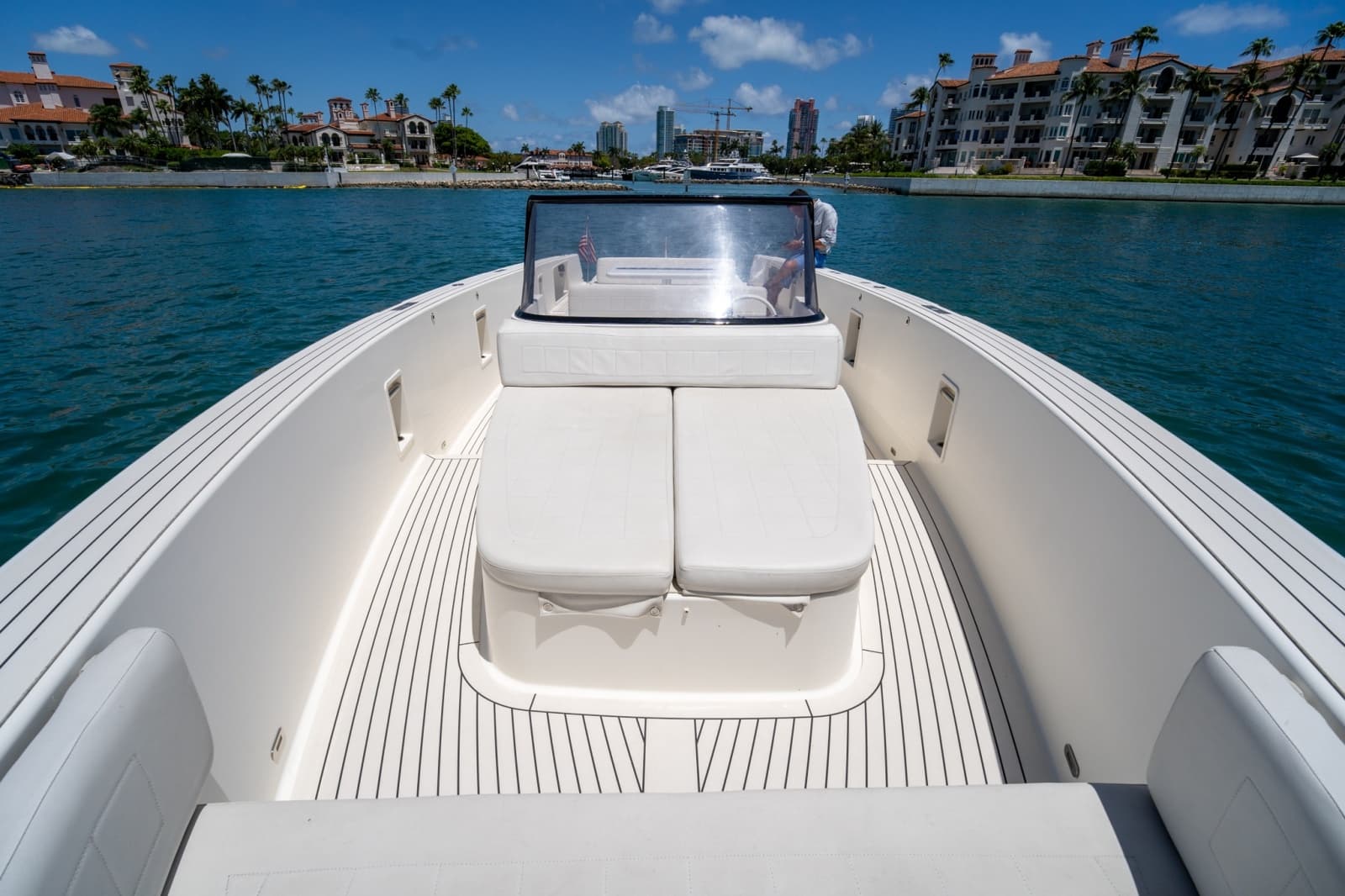 2014 VanDutch 40 - Photo 9