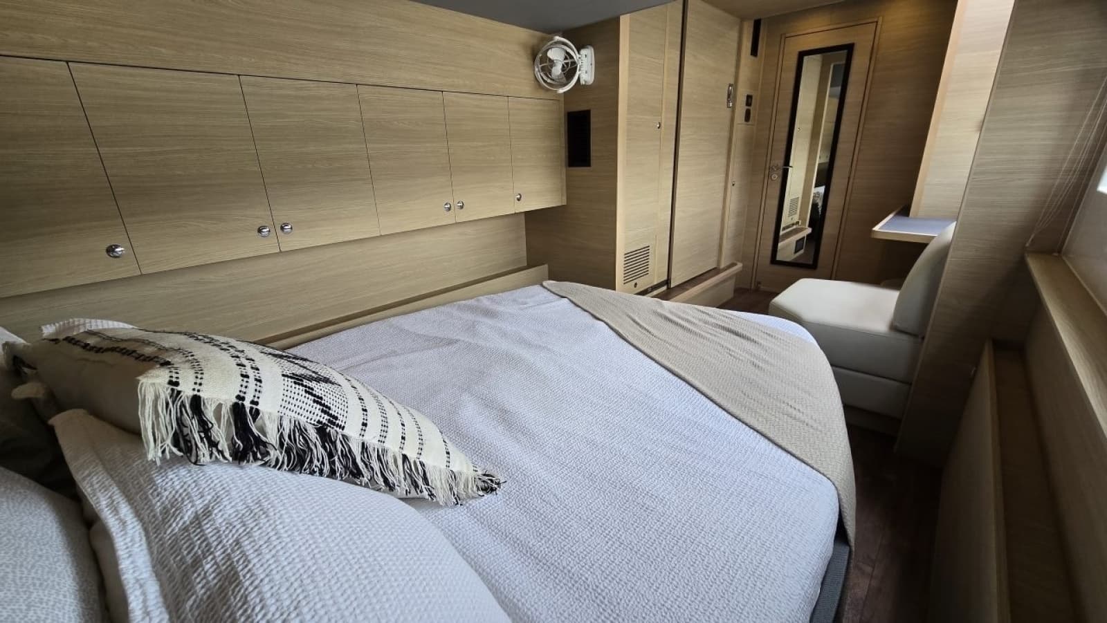 2025 Aquila 54 YACHT - Photo 40