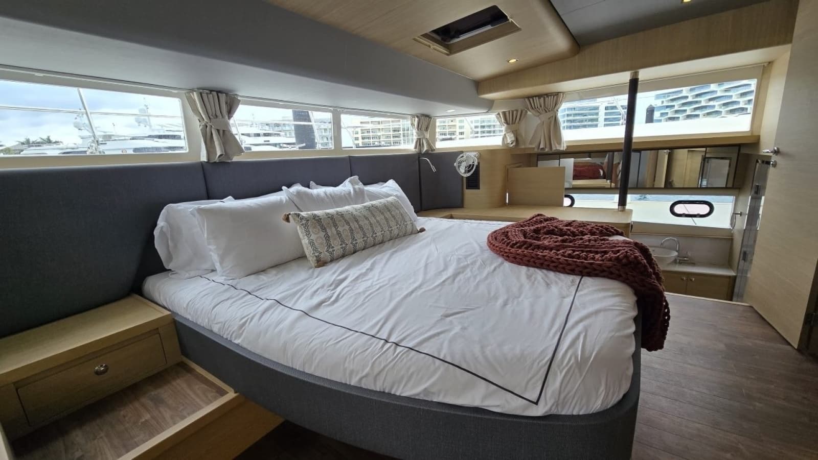 2025 Aquila 54 YACHT - Photo 32