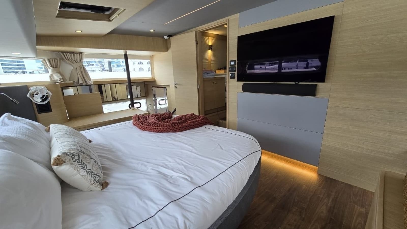 2025 Aquila 54 YACHT - Photo 33