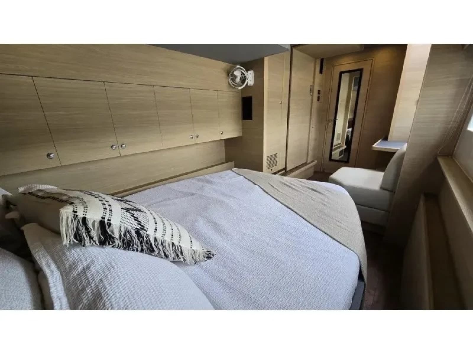 2025 Aquila 54 YACHT - Photo 43