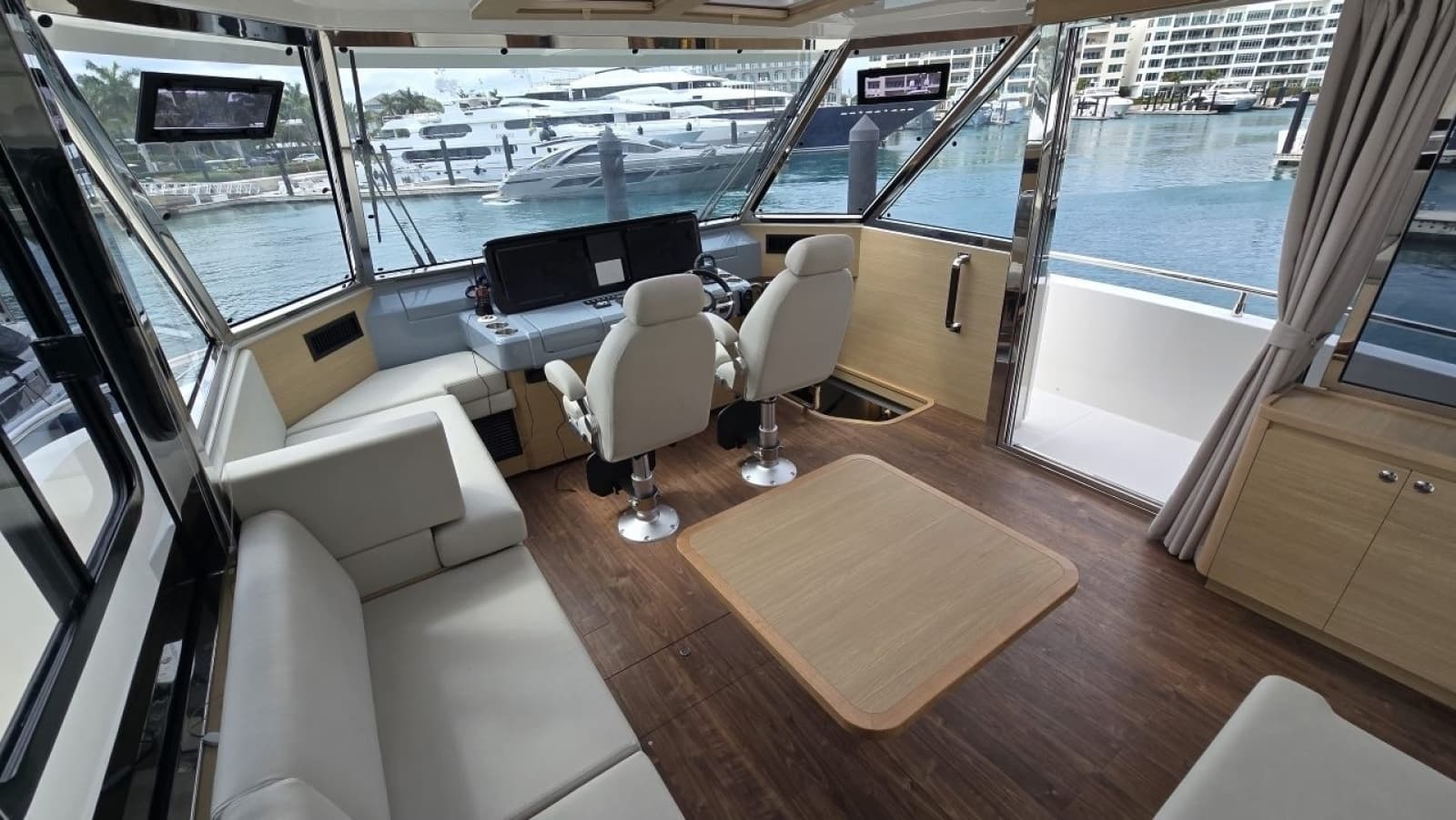 2025 Aquila 54 YACHT - Photo 16