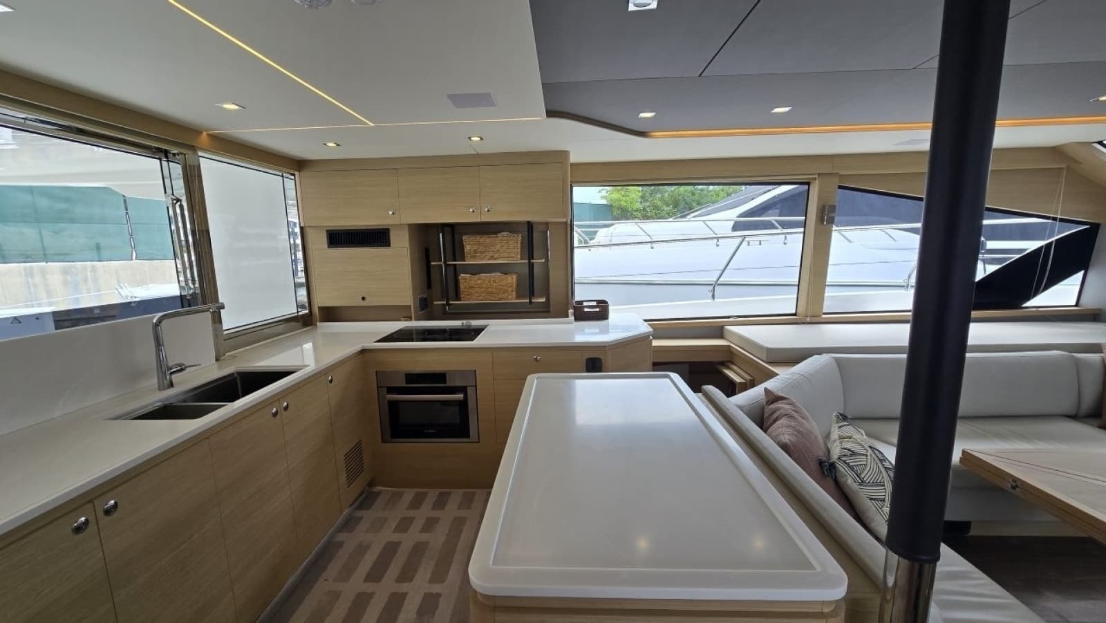 2025 Aquila 54 YACHT - Photo 22