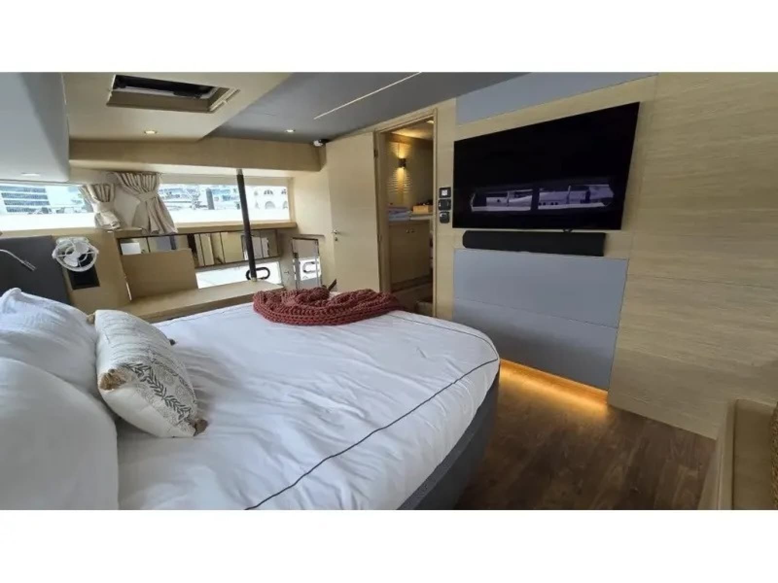 2025 Aquila 54 YACHT - Photo 34