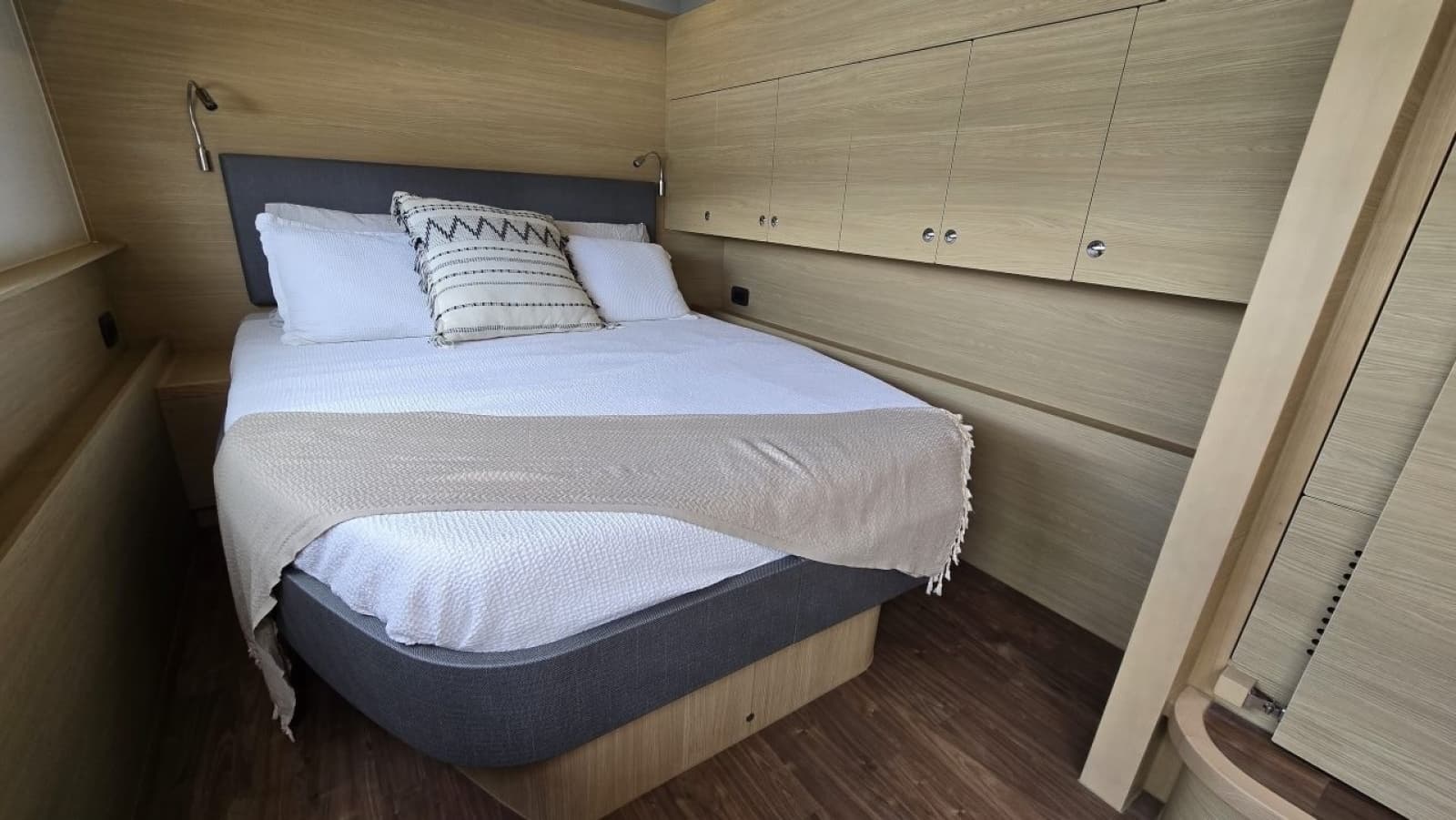 2025 Aquila 54 YACHT - Photo 41