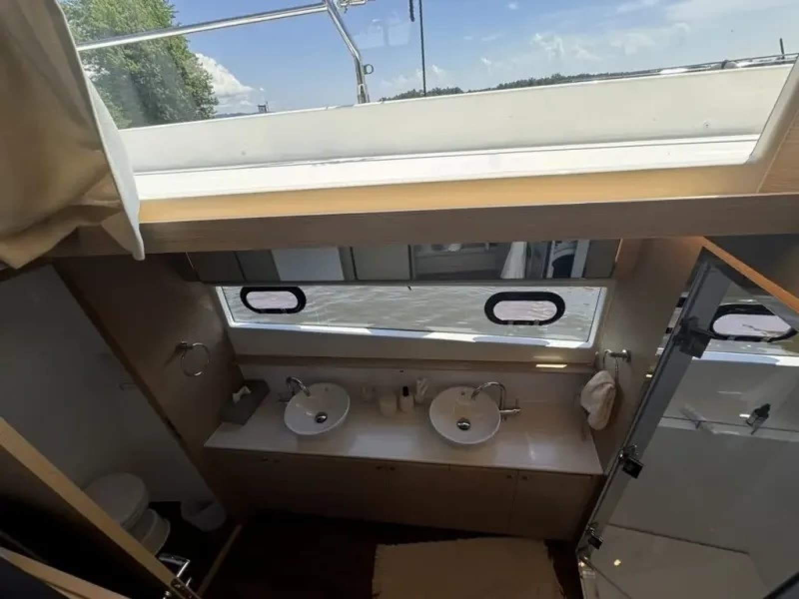 2024 Aquila 54 YACHT - Photo 31
