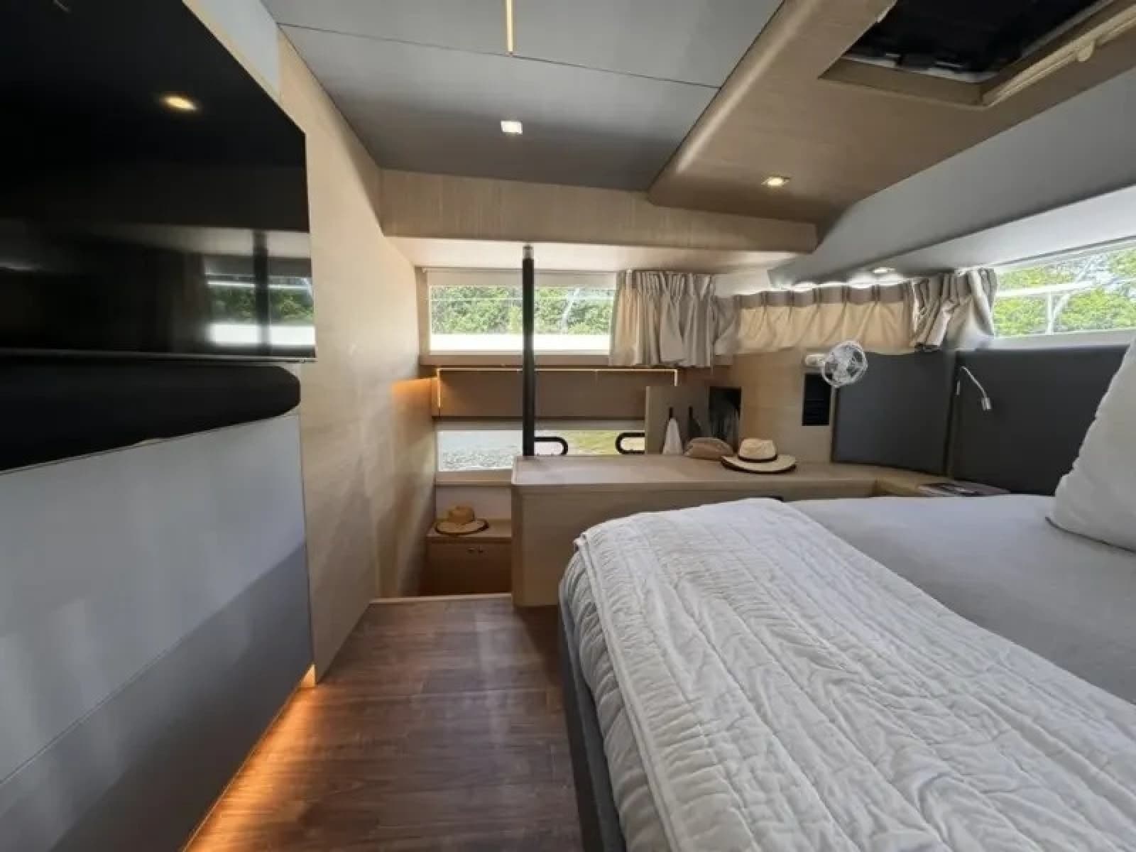 2024 Aquila 54 YACHT - Photo 27