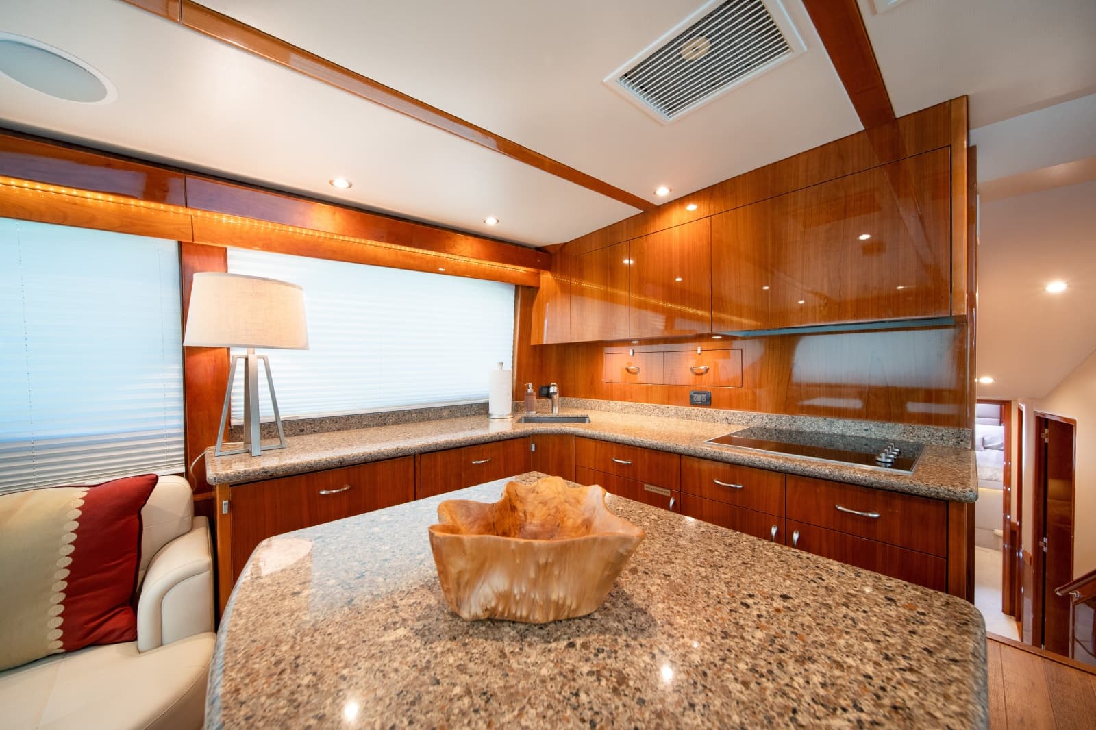 2017 Hatteras 54 GT - Photo 26