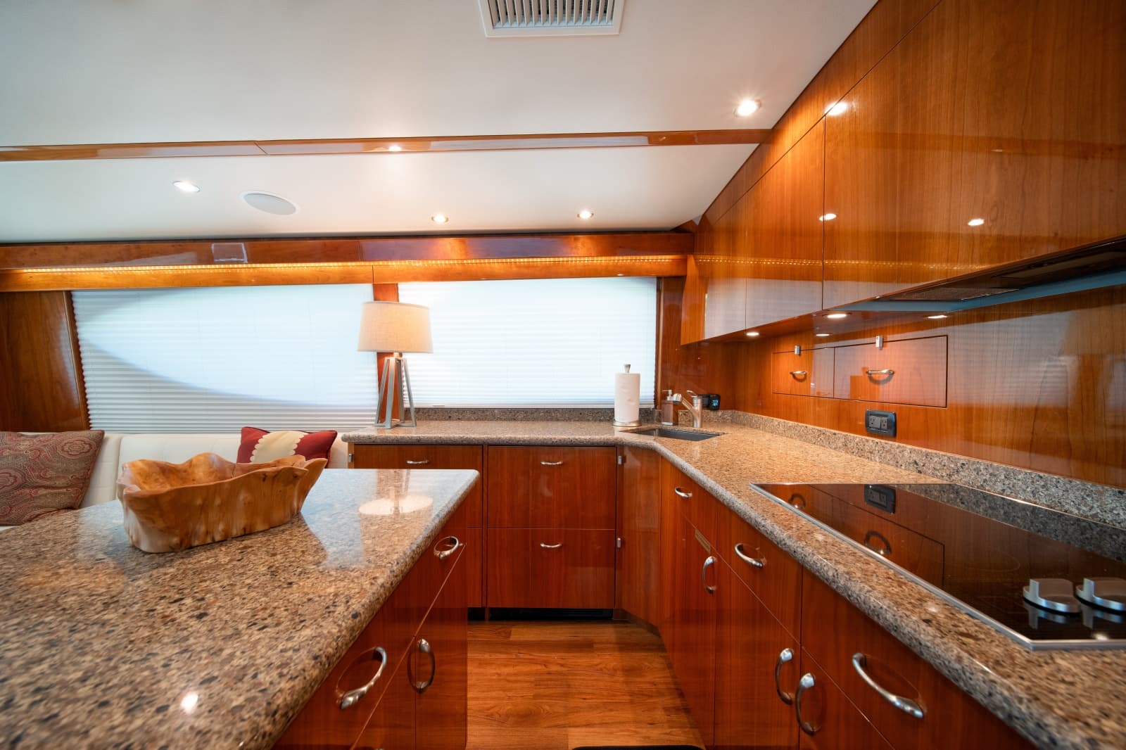 2017 Hatteras 54 GT - Photo 27