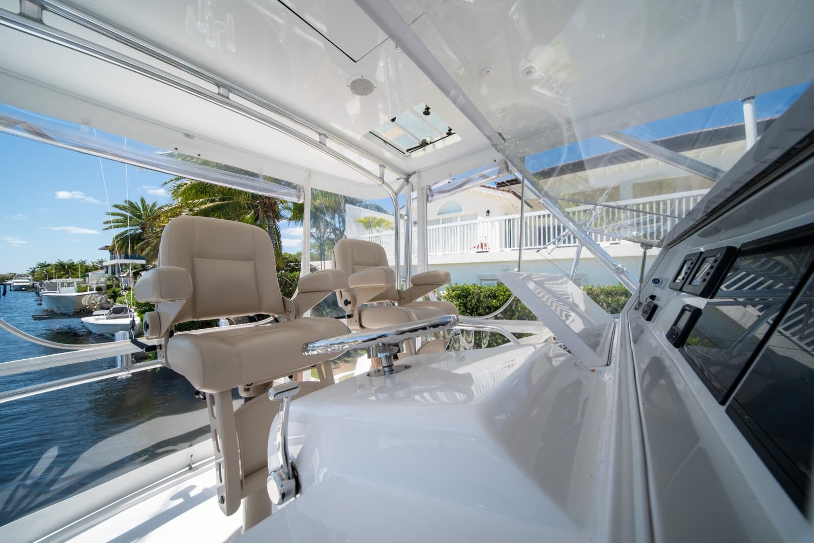 2017 Hatteras 54 GT - Photo 12