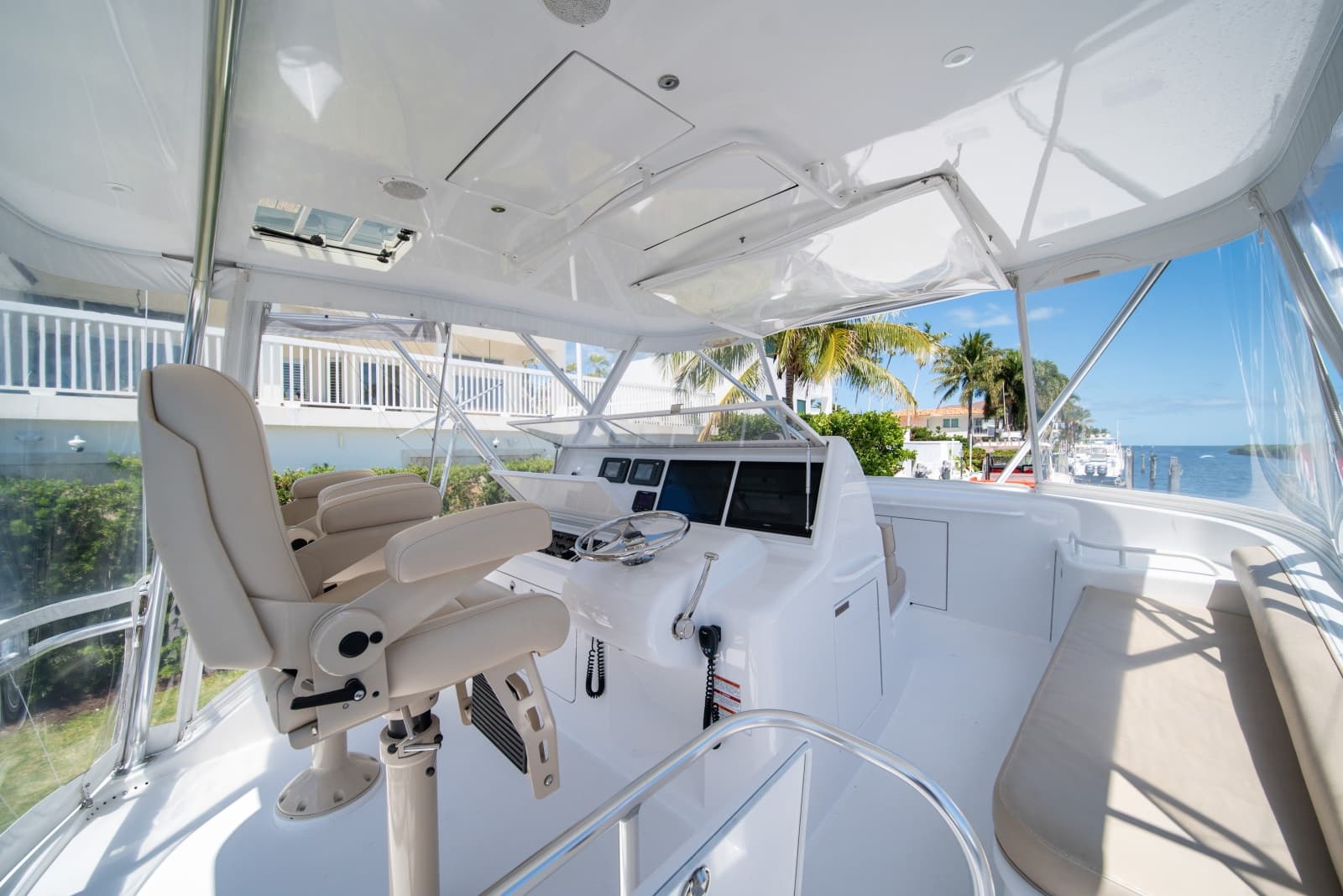 2017 Hatteras 54 GT - Photo 10