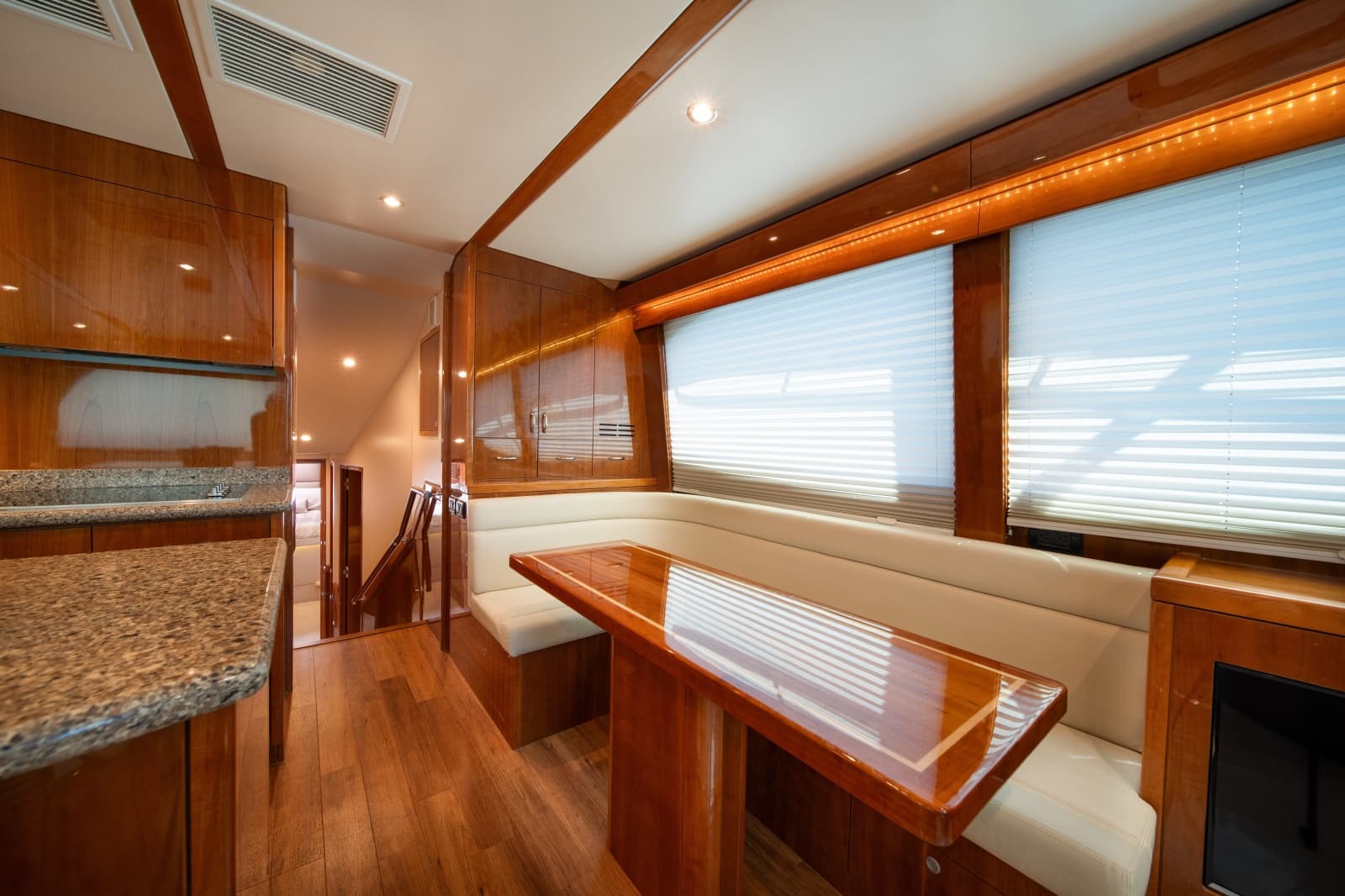 2017 Hatteras 54 GT - Photo 24
