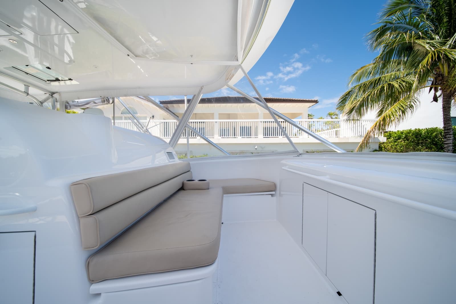 2017 Hatteras 54 GT - Photo 17