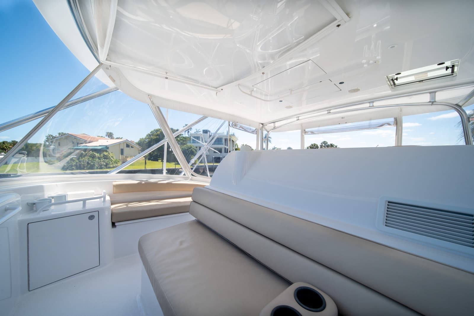 2017 Hatteras 54 GT - Photo 19