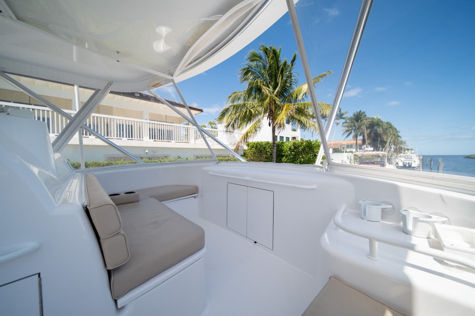 2017 Hatteras 54 GT - Photo 16