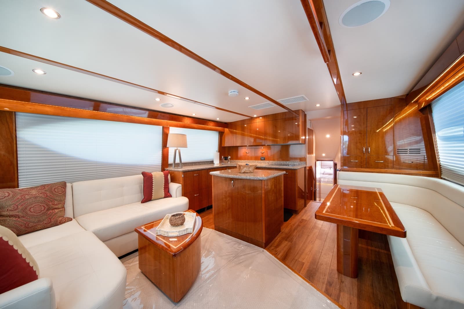 2017 Hatteras 54 GT - Photo 23