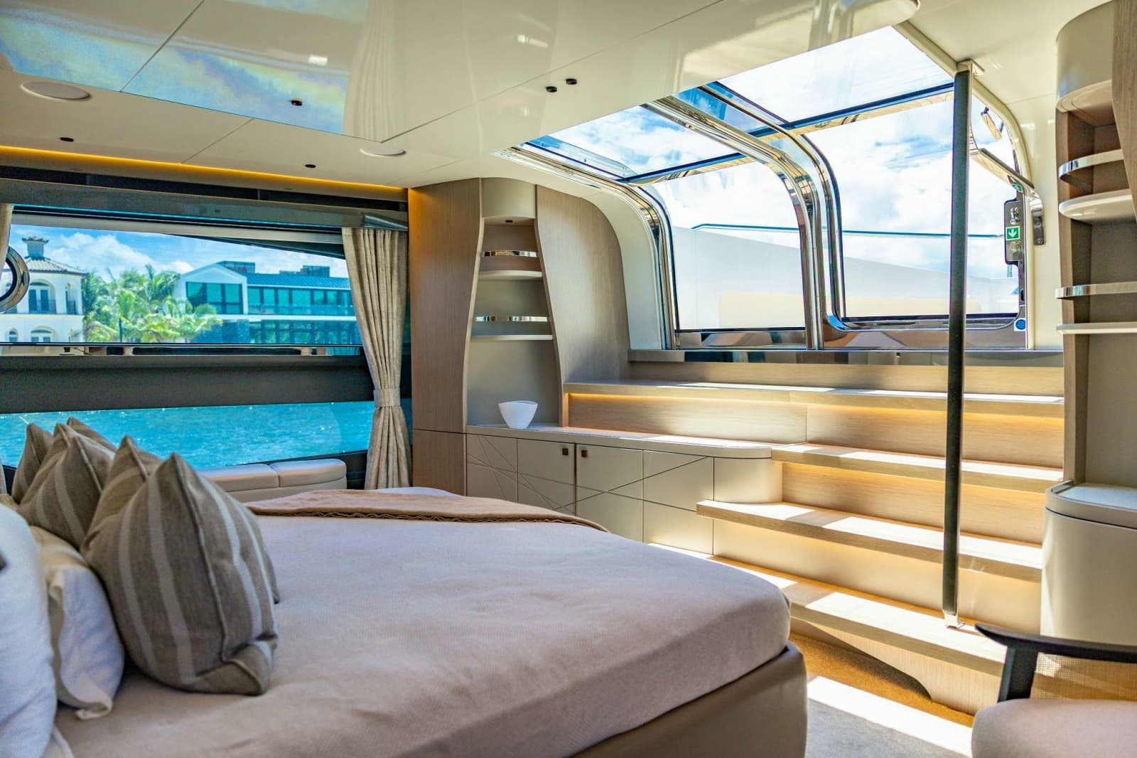 2024 Sunseeker Sunseeker 100 Yacht - Photo 17
