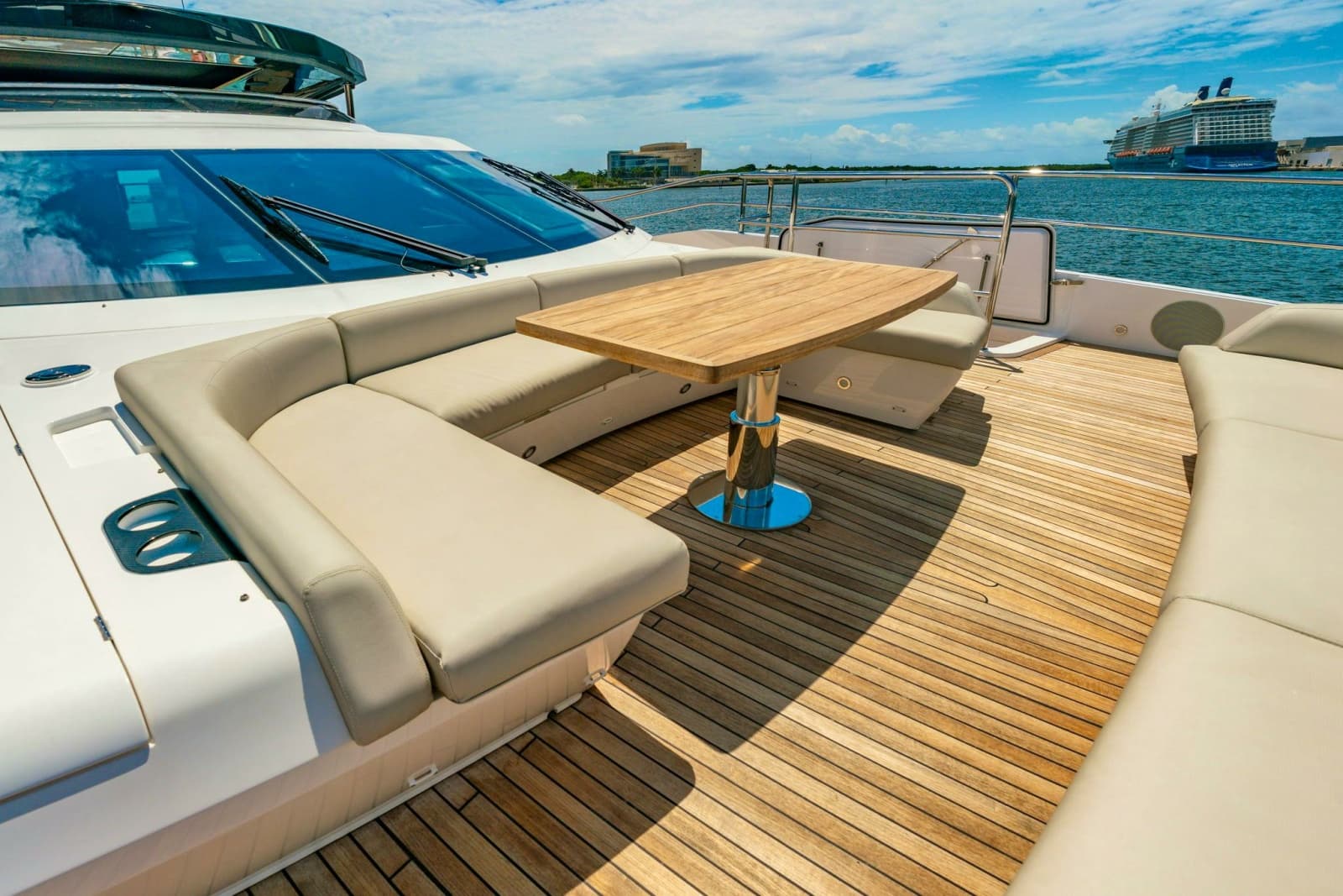 2024 Sunseeker Sunseeker 100 Yacht - Photo 33