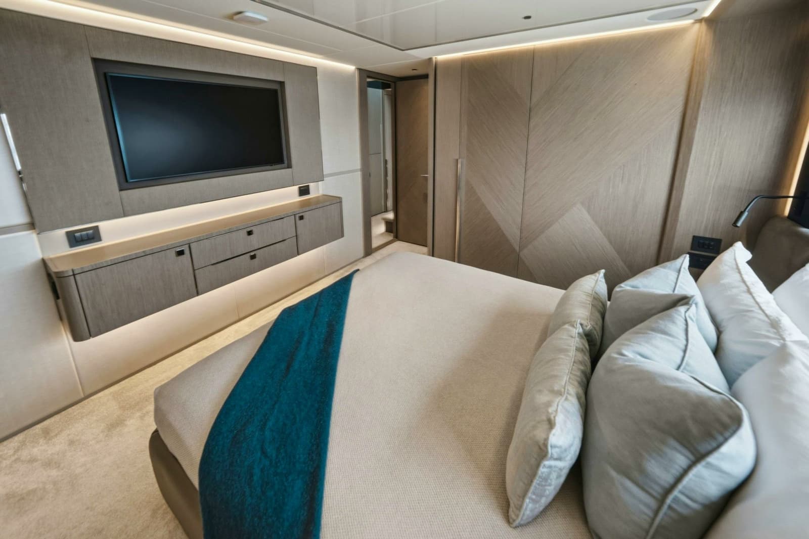 2024 Sunseeker Sunseeker 100 Yacht - Photo 25