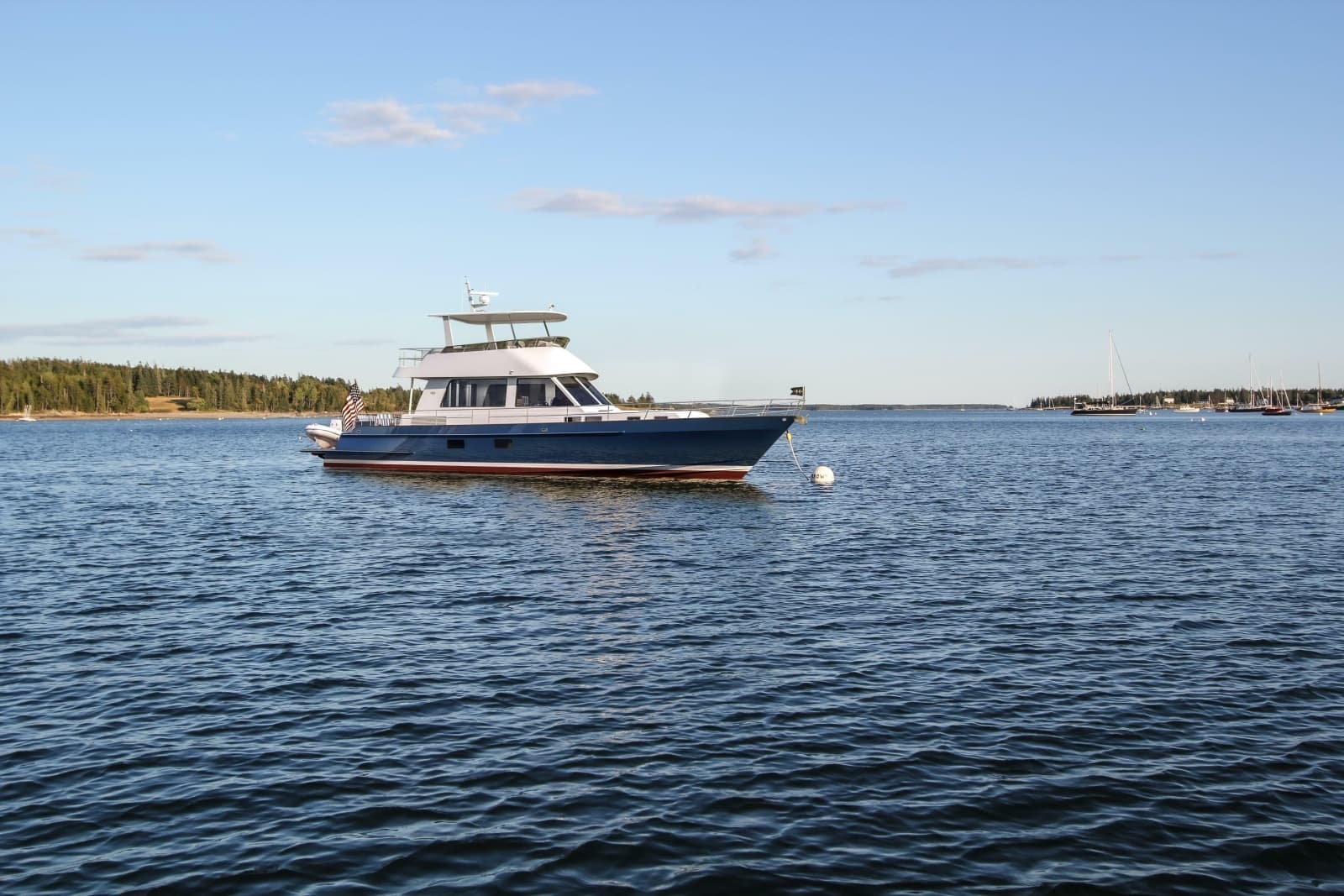 2027 Hunt Yachts 56 Flybridge - Photo 2