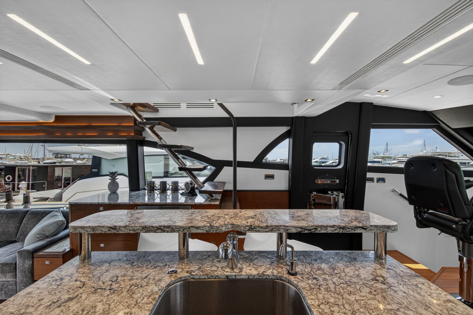 2021 Ocean Alexander 70E - Photo 37