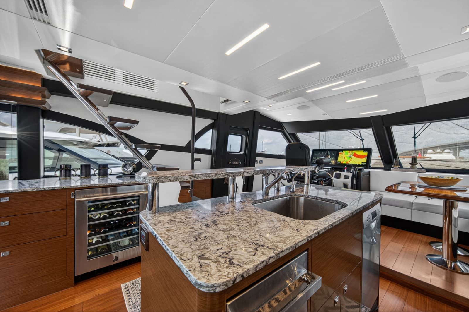 2021 Ocean Alexander 70E - Photo 34