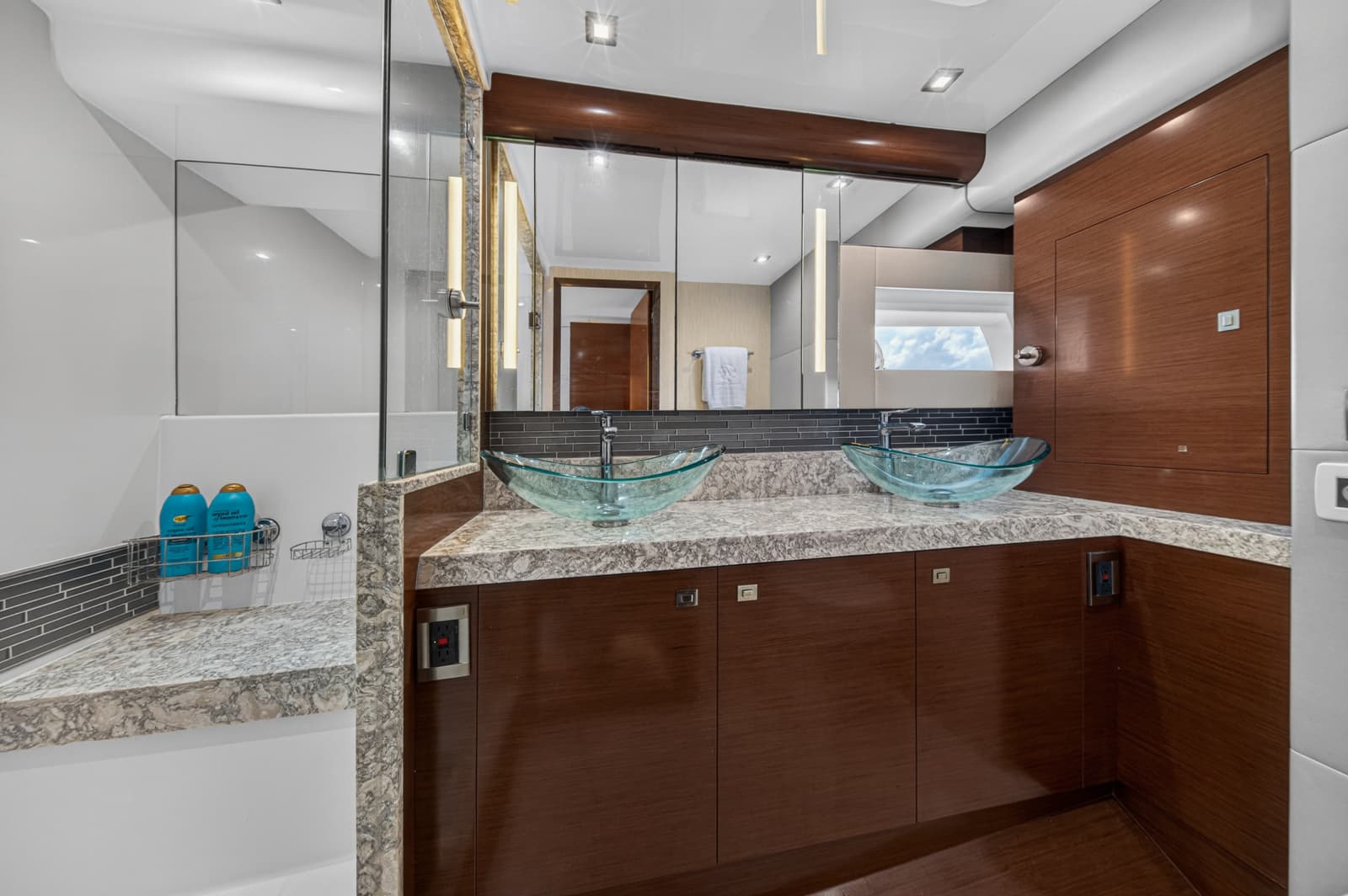 2021 Ocean Alexander 70E - Photo 69